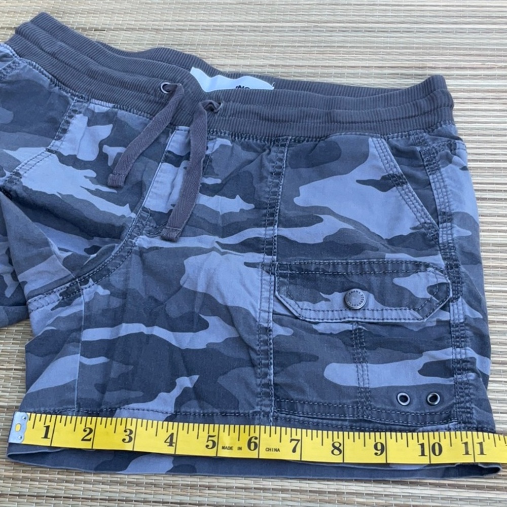 Sonoma Goods For Life Gray Camouflage Women's Shorts Size 4 - Picture 6 of 11